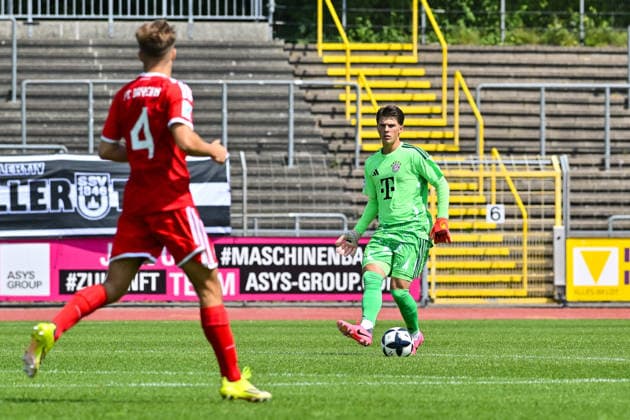 Testspiel; SSV Ulm 1846 Fussball - FC Bayern München II; 19.07.2026 ULM, GERMANY - 19. July: am Ball Jannis Gerhard BÄRTEL (FC Bayern München II 18) Einzelfoto Freisteller während dem Testspiel zwischen dem SSV 1846 Ulm Fussball und den Amateuren des FC Bayern München im Donaustadion *** Friendly Match: SSV Ulm 1846 vs. FC Bayern Munich II, July 19, 2026, ULM, GERMANY July 19, Jannis Gerhard BÄRTEL with the ball, FC Bayern Munich II 18, individual photo, cropped, during the friendly match between SSV 1846 Ulm Soccer and the FC Bayern Munich reserves at the Donaustadion Copyright: xBEAUTIFULxSPORTS Goldbergx