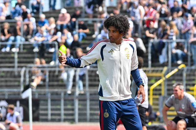 Testspiel; SSV Ulm 1846 Fussball - FC Bayern München II; 19.07.2026 ULM, GERMANY - 19. July: im Bild DANTE Bonfim Costa Santos Cheftrainer FC Bayern München II Einzelfoto Freisteller während dem Testspiel zwischen dem SSV 1846 Ulm Fussball und den Amateuren des FC Bayern München im Donaustadion *** Friendly Match: SSV Ulm 1846 vs. FC Bayern Munich II, July 19, 2026, ULM, GERMANY July 19. Pictured: DANTE Bonfim Costa Santos, head coach of FC Bayern Munich II. Isolated photo taken during the friendly match between SSV 1846 Ulm Soccer and the amateurs of FC Bayern Munich at the Donaustadion. Copyright: xBEAUTIFULxSPORTS Goldbergx
