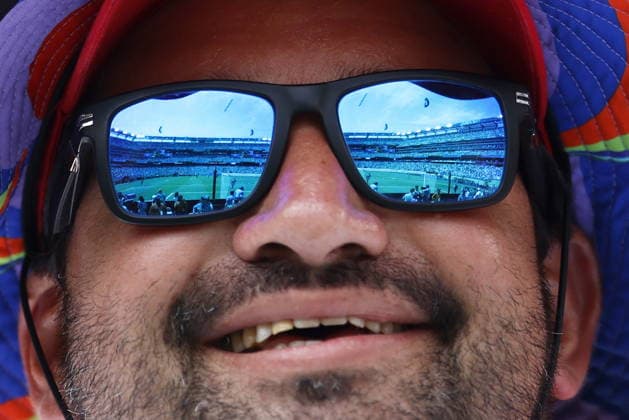 FIFA World Cup, WM, Weltmeisterschaft, Fussball 2026 final - Spain vs Argentina A supporter of Argentina wears sunglasses reflecting the pitch ahead of the FIFA World Cup 2026 final match Spain against Argentina, in East Rutherford, New Jersey, USA, 19 July 2026. EAST RUTHERFORD United States  Copyright: xWILLxOLIVERx