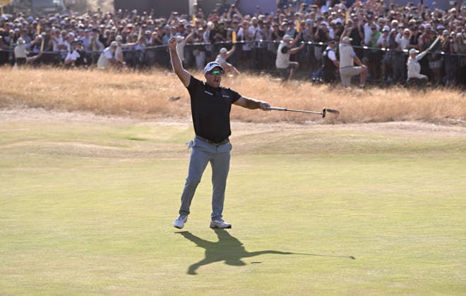 Ryan Fox (NZ) celebrates winning the Claret Jug on the 18th Green and Becomes Champion Golfer for 2026 by winning the Open Championship at Royal Birkdale Golf Club, Southport, England, UK 154th Open Golf Championships, Royal Birkdale, Southport, UK - 19 Jul 2026Southport Royal Birkdale United Kingdom  Copyright: xGreigxCowie Shutterstockx 16988299ah