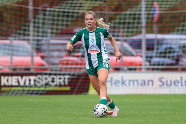 Juliane Wirtz (SV Werder Bremen, 28) am Ball, Freisteller, Einzelbild, Ganzkörper, Aktion, Action, Spielszene, 19.07.2026, Deurningen (Niederlande), Fussball, Testspiel Frauen, FC Twente Enschede - SV Werder Bremen *** Juliane Wirtz, SV Werder Bremen, 28, on the ball, isolated shot, single frame, full body, action, game scene, July 19, 2026, Deurningen, Netherlands, soccer, women s friendly, FC Twente Enschede vs. SV Werder Bremen xobx