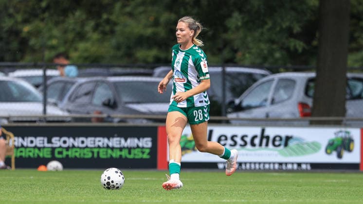 Juliane Wirtz (SV Werder Bremen, 28) am Ball, Freisteller, Einzelbild, Ganzkörper, Aktion, Action, Spielszene, 19.07.2026, Deurningen (Niederlande), Fussball, Testspiel Frauen, FC Twente Enschede - SV Werder Bremen *** Juliane Wirtz, SV Werder Bremen, 28, on the ball, isolated shot, single frame, full body, action, game scene, July 19, 2026, Deurningen, Netherlands, soccer, women s friendly, FC Twente Enschede vs. SV Werder Bremen xobx