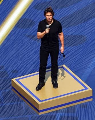 Tom Cruise ahead of kick-off Spain v Argentina, 2026 FIFA World Cup, WM, Weltmeisterschaft, Fussball Final, Football, New York New Jersey Stadium, East Rutherford, New Jersey, USA - 19 Jul 2026East Rutherford New York New Jersey Stadium New Jersey (NJ) United States of America  Copyright: xMichaelxZemanek Shutterstockx 16995475x