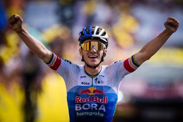 Tour de France 2026 Stage 15 PLATEAU DE SOLAISON, FRANCE - JULY 19 : Evenepoel Remco (BEL) of Red Bull BORA Hansgrohe celebrates during stage 15 of the 113rd edition of Tour de France an UCI World Tour 2.UWT cycling road race stage for Men Elite of 184 km with start in Champagnole and finish in Plateau de Solaison on July 19, 2026 in Plateau de Solaison, France, 19 07 2026 Plateau de Solaison France  Copyright: xGvgx