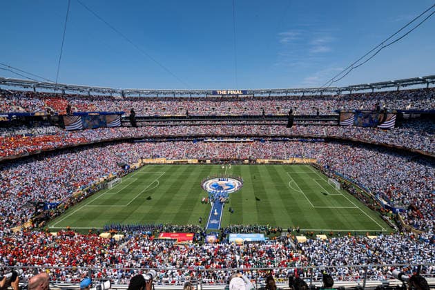 Fußball, WM 2026, 20260719, Spanien - Argentinien. Im Bild Sängerin Jennifer HUDSON singt Nationalhymne. East Rutherford New-York-New-Jersey-Stadion New Jersey Vereinigte Staaten von Amerika *** Soccer, 2026 World Cup, 20260719, Spain vs. Argentina. Pictured: Singer Jennifer HUDSON singing the national anthem in East Rutherford, New York, New Jersey, at the New Jersey Stadium, United States of America Copyright: Passion2Press MarkusxFischerx