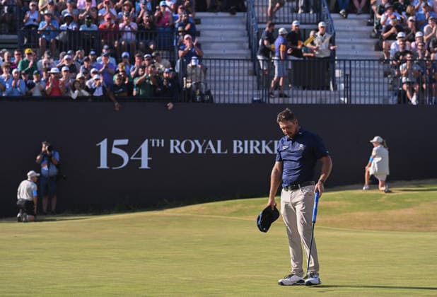 Bryson Dechambeau (USA) looks visibly upset after finishing his round on the 18th Green, as despite some fantastic support he suffered some horrible abuse accusing him of being a cheat 154th Open Golf Championships, Royal Birkdale, Southport, UK - 19 Jul 2026Southport Royal Birkdale United Kingdom  Copyright: xGreigxCowie Shutterstockx 16988299bw