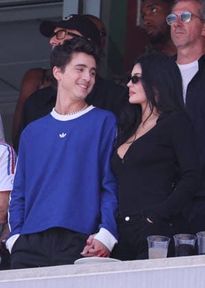 2026 World Cup Final - Timothee Chalamet and Kylie Jenner In The Stands - USA Timothee Chalamet and girlfriend Kylie Jenner in the stands during the FIFA World Cup, WM, Weltmeisterschaft, Fussball 2026 final football match between Spain and Argentina on July 19, 2026 at the New York Stadium in East Rutherford, NJ, USA. Photo by Charles Guerin ABACAPRESS.COM East Rutherford NJ United States  Copyright: xGuerinxCharles ABACAx