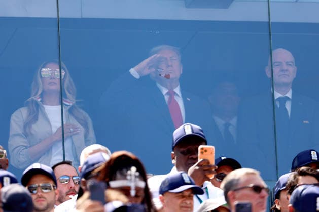 Spain v Argentina: Final - FIFA World Cup, WM, Weltmeisterschaft, Fussball 2026 Melania Trump, Donald Trump and Gianni Infantino, Presidents of the USA and FIFA behind protective glass before the FIFA World Cup 2026 Final match between Spain and Argentina at New York New Jersey Stadium on July 19, 2026 in East Rutherford, United States. East Rutherford New York New Jersey Stadium NJ United States Copyright: xAllstarxPicturexLibraryxLtdx