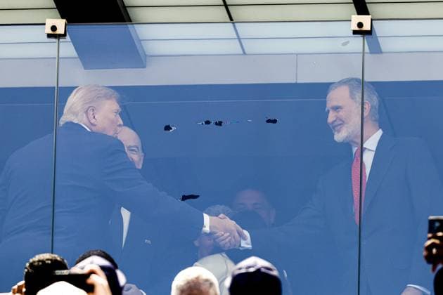EAST RUTHERFORD, NEW JERSEY - (LR) United States President Donald Trump, FIFA President Gianni Infantino, Spanish King Felipe VI during the 2026 FIFA World Cup, WM, Weltmeisterschaft, Fussball final between Spain and Argentina at the New York New Jersey Stadium on July 19, 2026, in East Rutherford, New Jersey, United States. MAURICE VAN STEEN ANP World Cup Soccer 2026 xVIxANPxSportx xMauricexvanxSteenxIVx 563861574 originalFilename: 563861574.jpg
