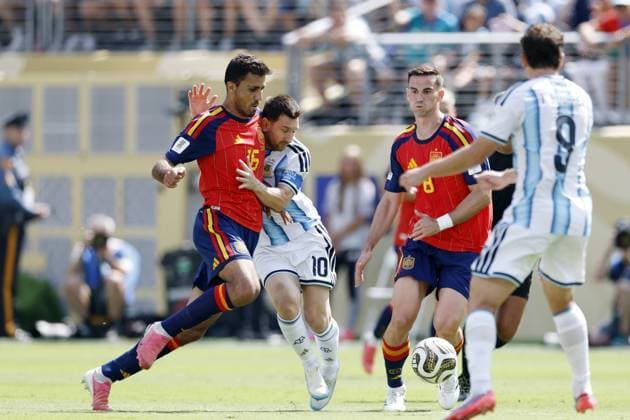 EAST RUTHERFORD, NEW JERSEY - (LR) Rodri of Spain, Lionel Messi of Argentina, Fabian Ruiz of Spain, Gavi of Spain during the 2026 FIFA World Cup, WM, Weltmeisterschaft, Fussball final between Spain and Argentina at the New York New Jersey Stadium on July 19, 2026, in East Rutherford, New Jersey, United States. MAURICE VAN STEEN ANP World Cup Soccer 2026 xVIxANPxSportx xMauricexvanxSteenxIVx 563861599 originalFilename: 563861599.jpg