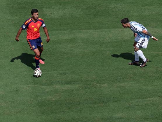 FIFA World Cup, WM, Weltmeisterschaft, Fussball 2026 final - Spain vs Argentina Rodri of Spain (L) and Enzo Fernandez of Argentina in action during the FIFA World Cup 2026 final match Spain against Argentina, in New Jersey, USA, 19 July 2026. EAST RUTHERFORD United States  Copyright: xSARAHxYENESELx