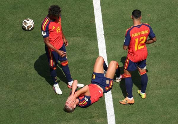 US Soccer World Cup Spain - Argentina 9208688 19.07.2026 Spain s Lamine Yamal, Dani Olmo and Pedro Porro are seen during the FIFA World Cup, WM, Weltmeisterschaft, Fussball 2026 final soccer match between Spain and Argentina at New York New Jersey Stadium in East Rutherford, New Jersey, the United States. Nafis Sirazetdinov Sputnik East Rutherford New Jersey USA  Copyright: xNafisxSirazetdinovx
