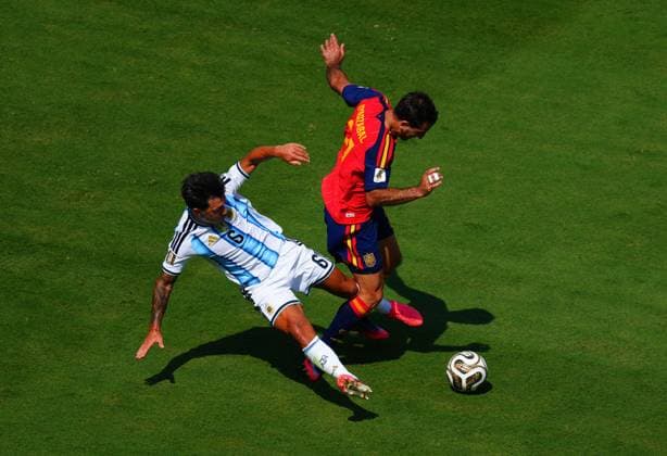 Lisandro Martinez of Argentina is booked after a foul on Mikel Oyarzabal of Spain Spain v Argentina, 2026 FIFA World Cup, WM, Weltmeisterschaft, Fussball Final, Football, New York New Jersey Stadium, East Rutherford, New Jersey, USA - 19 Jul 2026East Rutherford New York New Jersey Stadium New Jersey (NJ) United States of America  Copyright: xJavierxGarcia Shutterstockx 16995474as