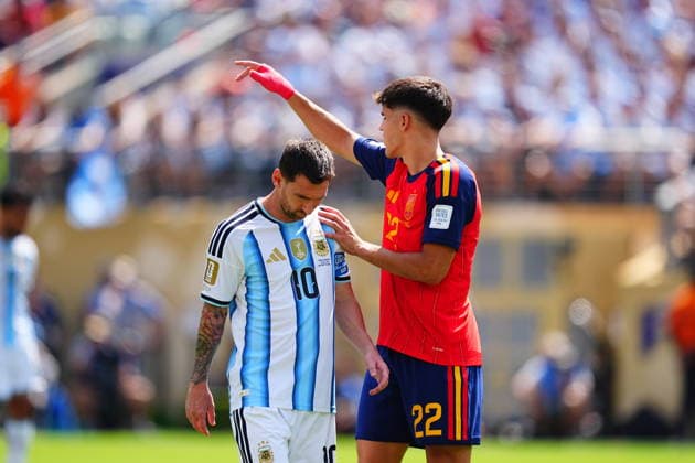 Spain v Argentina - FIFA World Cup, WM, Weltmeisterschaft, Fussball 2026 - Final EAST RUTHERFORD, NEW JERSEY - JULY 19: Pau Cubarsi (22) of Spain and Lionel Messi (19 of Argentina are seen during the FIFA World Cup 2026 Final match between Spain and Argentina at New York New Jersey Stadium in East Rutherford, New Jersey, USA on July 19, 2026. Evrim Aydin Anadolu East rutherford United States. Editorial use only. Please get in touch for any other usage.  Copyright: x2026xAnadoluxEvrimxAydinx