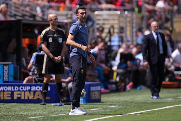 July 19, 2026, East Rutherford, New Jersey, United States: Lionel Scaloni, head coach of Argentina, looks on during the FIFA World Cup, WM, Weltmeisterschaft, Fussball 2026 Final match between Spain and Argentina at New York New Jersey Stadium on July 19, 2026 in East Rutherford, United States. East Rutherford United States - ZUMAa181 20260719_zaa_a181_020 Copyright: xJosexBretonx