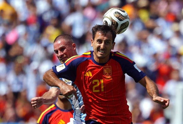 FIFA World Cup, WM, Weltmeisterschaft, Fussball 2026 final - Spain vs Argentina epaselect Mikel Oyarzabal of Spain (R) and Alexis Mac Allister of Argentina in action during the FIFA World Cup 2026 final match Spain against Argentina, in New Jersey, USA, 19 July 2026. EAST RUTHERFORD United States  Copyright: xCHRISTOPHERxNEUNDORFx