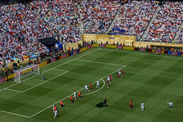 Football - FIFA World Cup, WM, Weltmeisterschaft, Fussball 2026 - Final - Spain v Argentina NEW JERSEY, USA - Sunday, July 19, 2026: Argentina s Rodrigo De Paul with a free kick during the FIFA World Cup Final 2026 between Spain and Argentina at the Met Life Stadium. (Photo by David Rawcliffe Propaganda) EAST RUTHERFORD Met Life Stadium NEW JERSEY UNITED STATES OF AMERICA  Copyright: xDavidxRawcliffex P2026-07-19-Spain_Argentina-63