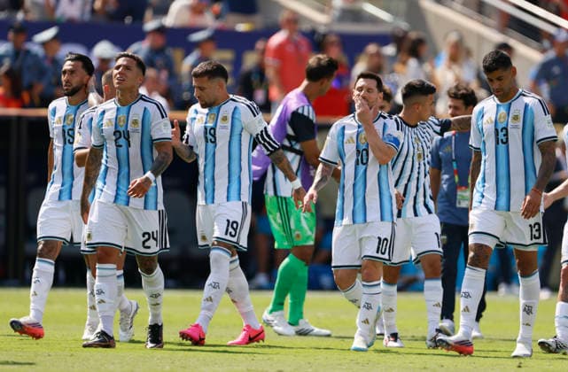 Spain v Argentina: Final - FIFA World Cup, WM, Weltmeisterschaft, Fussball 2026 Nicolas Gonzalez, Enzo Fernandez, Nicolas Otamendi, Lionel Messi and Cristian Romero of Argentina leave the field at half time during the FIFA World Cup 2026 Final match between Spain and Argentina at New York New Jersey Stadium on July 19, 2026 in East Rutherford, United States. East Rutherford New York New Jersey Stadium NJ United States Copyright: xAllstarxPicturexLibraryxLtdx