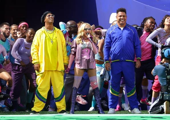 FIFA World Cup, WM, Weltmeisterschaft, Fussball 2026 final - Spain vs Argentina US singer Madonna (C) performs flanked by former Brazilian soccer players Ronaldinho (L) and Ronaldo during the halftime show during the FIFA World Cup 2026 final match Spain against Argentina, in New Jersey, USA, 19 July 2026. EAST RUTHERFORD United States  Copyright: xCHRISTOPHERxNEUNDORFx