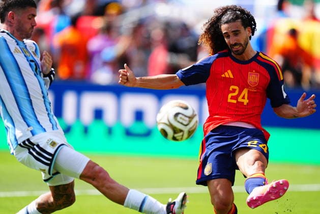 Spain v Argentina - FIFA World Cup, WM, Weltmeisterschaft, Fussball 2026 - Final EAST RUTHERFORD, NEW JERSEY - JULY 19: Rodrigo de Paul (7) of Argentina in action against Marc Cucurella (21) of Spain during the FIFA World Cup 2026 Final match between Spain and Argentina at New York New Jersey Stadium in East Rutherford, New Jersey, USA on July 19, 2026. Evrim Aydin Anadolu New Jersey United States. Editorial use only. Please get in touch for any other usage.  Copyright: x2026xAnadoluxEvrimxAydinx