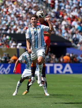 (260720) -- NEW JERSEY, July 20, 2026 -- Julian Alvarez (front) of Argentina competes during the final match between Spain and Argentina at the 2026 FIFA World Cup, WM, Weltmeisterschaft, Fussball at the New York New Jersey Stadium, the United States, July 19, 2026. ) (SP)U.S.-NEW JERSEY-FOOTBALL-FIFA WORLD CUP-FINAL-ESP VS ARG LixMing 