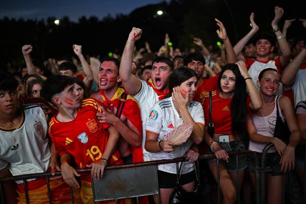 Thousands gather in Mataro to watch FIFA World Cup, WM, Weltmeisterschaft, Fussball Final MATARO, SPAIN - JULY 19: Thousands of people gather at Parc Central, to watch the 2026 FIFA World Cup final between Spain and Argentina on a giant screen, in Mataro, Spain, on July 19, 2026. The giant screen was installed by the city council following the large turnout for Spain s semifinal victory over France. Stringer Anadolu New Jersey United States. Editorial use only. Please get in touch for any other usage.  Copyright: x2026xAnadoluxStringerx