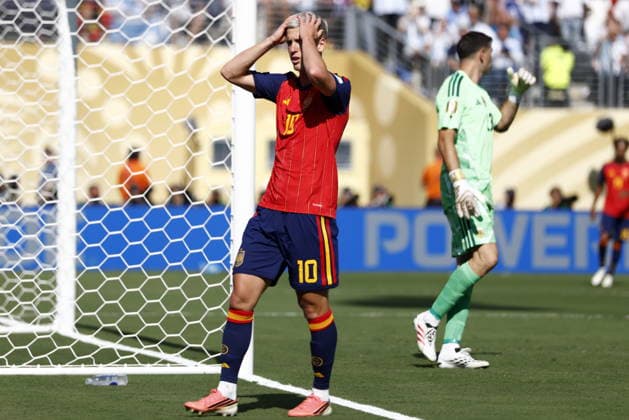 FIFA World Cup, WM, Weltmeisterschaft, Fussball 2026 final - Spain vs Argentina Dani Olmo of Spain gestures during the FIFA World Cup 2026 final match Spain against Argentina, in East Rutherford, New Jersey, USA, 19 July 2026. EAST RUTHERFORD United States  Copyright: xWILLxOLIVERx