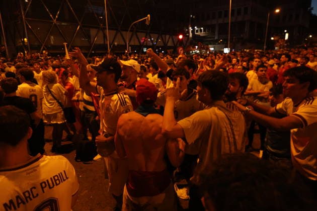 2026 World Cup Spain v Argentina; Fans of the Spanish national team, Nationalteam in the fan zone at Plaza de Colon (Plaza Selection) in Madrid to watch the World Cup final between Spain and Argentina played in the United States on July 19, 2026, in Madrid, Spain. Madrid Spain Soccer *** 2026 World Cup: Spain vs. Argentina — Fans of the Spanish national team in the fan zone at Plaza de Colón in Madrid to watch the World Cup final between Spain and Argentina, played in the United States on July 19, 2026, in Madrid, Spain. Madrid, Spain; Soccer Copyright: xAgenciaxLOFx