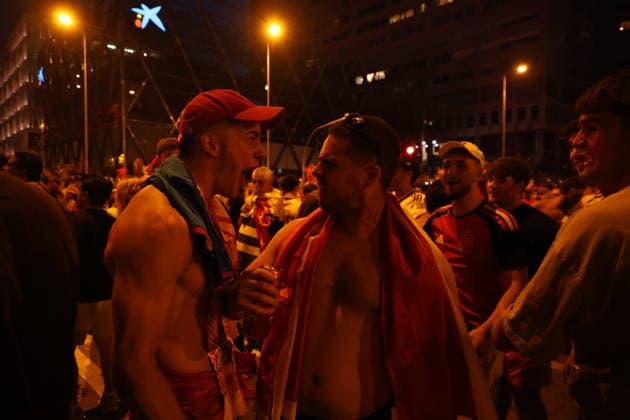 2026 World Cup Spain v Argentina; Fans of the Spanish national team, Nationalteam in the fan zone at Plaza de Colon (Plaza Selection) in Madrid to watch the World Cup final between Spain and Argentina played in the United States on July 19, 2026, in Madrid, Spain. Madrid Spain Soccer *** 2026 World Cup: Spain vs. Argentina — Fans of the Spanish national team in the fan zone at Plaza de Colón in Madrid to watch the World Cup final between Spain and Argentina, played in the United States on July 19, 2026, in Madrid, Spain. Madrid, Spain; Soccer Copyright: xAgenciaxLOFx