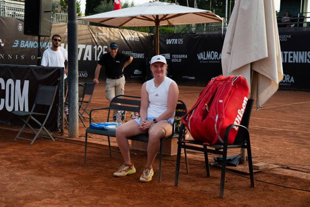 TENNIS - International Tennis Tournament - ATV Bancomat Tennis Open Photo by IPA ABACAPRESS.COM86819722 - Winner Francesca Jones of Great Britain waits for the award ceremony following the 2026 ATV BANCOMAT Tennis Open singles final at Circolo Antico Tiro a Volo in Rome, Italy. Rome Italy  Copyright: xIPAxSport ABACAx