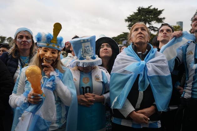 Thousands gather in Buenos Aires to watch FIFA World Cup, WM, Weltmeisterschaft, Fussball Final BUENOS AIRES, ARGENTINA - JULY 19: Argentine football fans wearing national team, Nationalteam jerseys and waving flags watch the live broadcast of the FIFA World Cup final match between Argentina and Spain on a giant screen in Buenos Aires, Argentina on July 19, 2026. Thousands of supporters gathered in public squares, bars, and fan zones across the national capital to cheer for their team in the highly anticipated championship clash. Luciano Gonzalez Anadolu Buenos Aires Argentina. Editorial use only. Please get in touch for any other usage.  Copyright: x2026xAnadoluxLucianoxGonzalezx