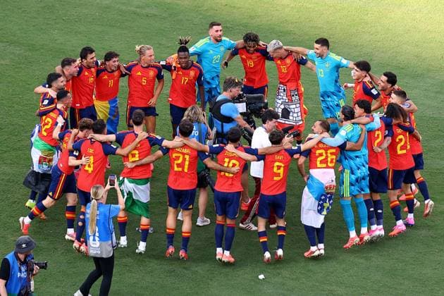 Spain players celebrate victory Spain v Argentina, 2026 FIFA World Cup, WM, Weltmeisterschaft, Fussball Final, Football, New York New Jersey Stadium, East Rutherford, New Jersey, USA - 19 Jul 2026East Rutherford New York New Jersey Stadium New Jersey (NJ) United States of America  Copyright: xMichaelxZemanek Shutterstockx 16995475di