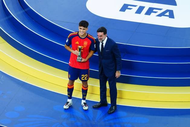 Sport Bilder des Tages Pau Cubarsi of Spain wins Young Player of the Tournament Spain v Argentina, 2026 FIFA World Cup, WM, Weltmeisterschaft, Fussball Final, Football, New York New Jersey Stadium, East Rutherford, New Jersey, USA - 19 Jul 2026East Rutherford New York New Jersey Stadium New Jersey (NJ) United States of America  Copyright: xJavierxGarcia Shutterstockx 16995474ev