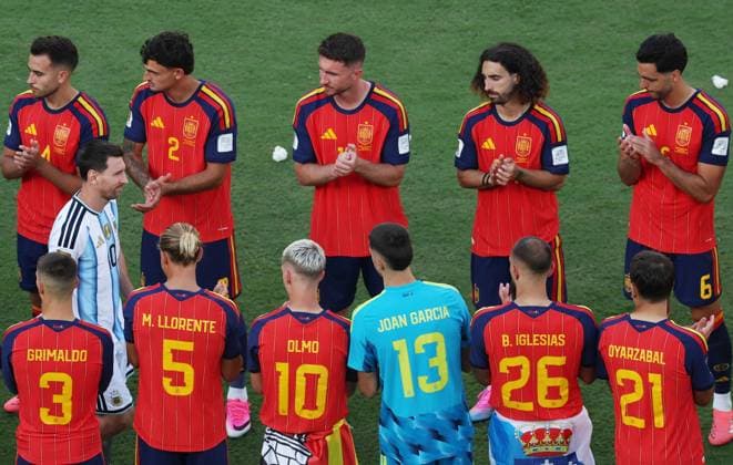 US Soccer World Cup Spain - Argentina 9208839 19.07.2026 Argentina s Lionel Messi attends the awarding ceremony following the FIFA World Cup, WM, Weltmeisterschaft, Fussball 2026 final soccer match between Spain and Argentina at New York New Jersey Stadium in East Rutherford, New Jersey, the United States. Nafis Sirazetdinov Sputnik East Rutherford New Jersey USA  Copyright: xNafisxSirazetdinovx