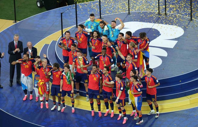 Spain team (Spain) celebrate during Spain and Argentina, Final FIFA World Cup, WM, Weltmeisterschaft, Fussball 2026, New Jersey Stadium, New jersey, USA on July 19, 2026. Thor Wegner DeFodi Images. (Photo by DeFodi Images) - *** The Spanish team celebrates during the 2026 FIFA World Cup final between Spain and Argentina at New Jersey Stadium in New Jersey, USA, on July 19, 2026. Photo by Thor Wegner, DeFodi Images