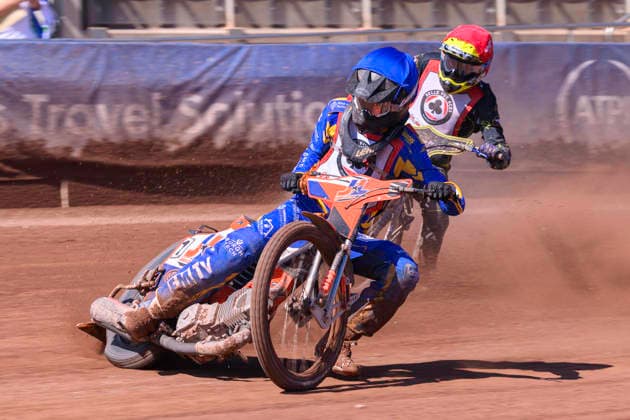 JR Ashworth & Sons Colts Academy - British Youth Championship (125cc) Jordy Loftus in blue leads Ben Whalley in red during the JR Ashworth & Sons Colts Academy Event at the National Speedway Stadium in Manchester, United Kingdom. Manchester United Kingdom  Copyright: xMIxNewsx originalFilename:fletcher-jrashwor260719_np9qT.jpg
