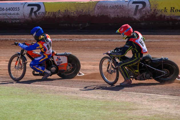 JR Ashworth & Sons Colts Academy - British Youth Championship (125cc) Jordy Loftus in blue leads Ben Whalley in red during the JR Ashworth & Sons Colts Academy Event at the National Speedway Stadium in Manchester, United Kingdom. Manchester United Kingdom  Copyright: xMIxNewsx originalFilename:fletcher-jrashwor260719_npBzy.jpg