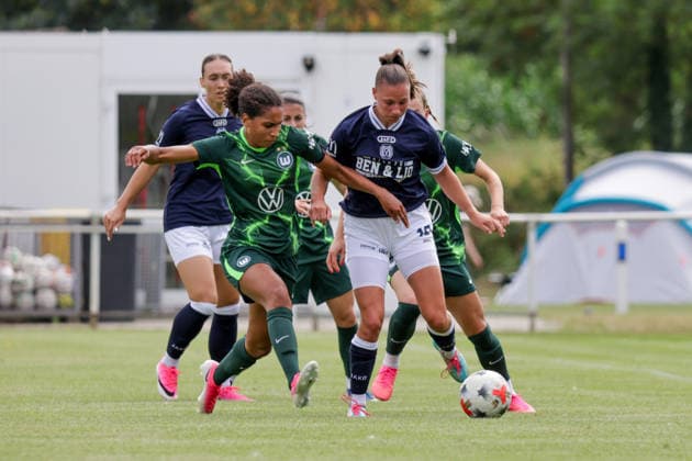 19.07.2026, xgrfx, Fussball Testspiel Frauen, SV Meppen - VfL Wolfsburg v.l. Cora Zicai (VfL Wolfsburg), Lara Hohm (SV Meppen) (DFL DFB REGULATIONS PROHIBIT ANY USE OF PHOTOGRAPHS as IMAGE SEQUENCES and or QUASI-VIDEO) Herzlake *** July 19, 2026, xgrfx, Women s Soccer Friendly Match, SV Meppen vs. VfL Wolfsburg, Cora Zicai (VfL Wolfsburg), Lara Hohm (SV Meppen). DFL and DFB regulations prohibit any use of photographs as image sequences and or quasi-video. Herzlake