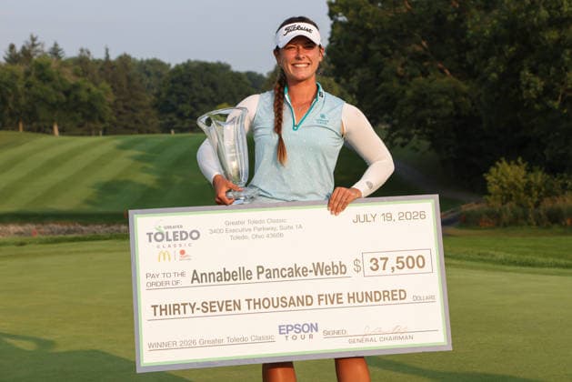 SYLVANIA, OH - JULY 19: Annabelle Pancake-Webb poses for photographs with the winner™s trophy and winner™s check during the awards ceremony following the final round of the LPGA, Golf Damen EPSON Tour - Greater Toledo Classic on July 19, 2026 at Highland Meadows Golf Club in Sylvania, Ohio. (Photo by Scott W. Grau Icon Sportswire) GOLF: JUL 19 LPGA Greater Toledo Classic EDITORIAL USE ONLY Icon26071925