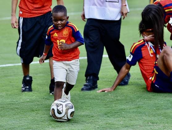 RECORD DATE NOT STATED Spain Champion of FIFA World Cup, WM, Weltmeisterschaft, Fussball 2026. (SPO) Spain Champion of FIFA World Cup 2026. July 19, 2026, New Jersey, USA: L. Yamal celebrates their victory with his girlfriend, brother and mother as Spain defeat Argentina 1-0 to win the FIFA World Cup 2026 final at New York New Jersey stadium in New Jersey. Credit: Niyi Fote Thenews2(Foto: Niyi Fote Thenews2 imago images) SPO  Copyright: xNiyixFotex
