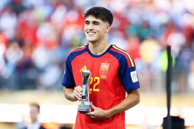 July 19, 2026, East Rutherford, Nj, United States: Pau Cubarsi player os Spain is named the best young player of the 2026 FIFA World Cup, WM, Weltmeisterschaft, Fussball and receives the Young Player Award after Spain s 1Ã¢â‚¬0 victory over Argentina at New York New Jersey Stadium, in East Rutherford, United States, on Sunday, July 19, 2026.(Foto: Brazil Photo Press Brazil Photo Press) INTERNATIONAL East Rutherford United States - ZUMAv122 20260719_aap_v122_255 Copyright: xWilliamxVolcovx