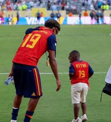2026 World Cup - Spanish Players Celebrate Victory With Family Spanish player Lamine Yamal celebrates with his brother and girlfriend Inés García victory of Spain against Argentina during the FIFA World Cup, WM, Weltmeisterschaft, Fussball Final in New York New Jersey Stadium, NJ on July 19, 2026. Photo by Charles Guerin ABACAPRESS.COM East Rutherford NJ United States  Copyright: xGuerinxCharles ABACAx