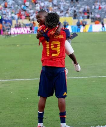2026 World Cup - Spanish Players Celebrate Victory With Family Spanish player Lamine Yamal celebrates with his brother and girlfriend Inés García victory of Spain against Argentina during the FIFA World Cup, WM, Weltmeisterschaft, Fussball Final in New York New Jersey Stadium, NJ on July 19, 2026. Photo by Charles Guerin ABACAPRESS.COM East Rutherford NJ United States  Copyright: xGuerinxCharles ABACAx