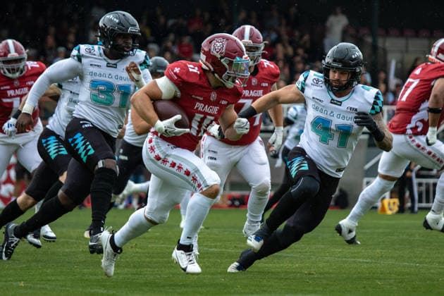 Adam Zouzelka 11, Prague Lions run, Leo Casin 81, Munich Ravens , Luca Maier 41, Munich Ravens , Prague Lions vs Munich Ravens, American Football, EUROPEAN FOOTBALL ALLIANCE (EFA), Week 10, 2026, 19.07.2026 Praha MÄ›stskÃ½ Stadion Czechia Copyright: xM51x