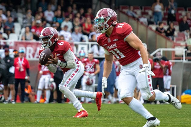 Jaylon Henderson 6, Prague Lions with a ball , Adam Zouzelka 11, Prague Lions , Prague Lions vs Munich Ravens, American Football, EUROPEAN FOOTBALL ALLIANCE (EFA), Week 10, 2026, 19.07.2026 Praha MÄ›stskÃ½ Stadion Czechia Copyright: xM51x