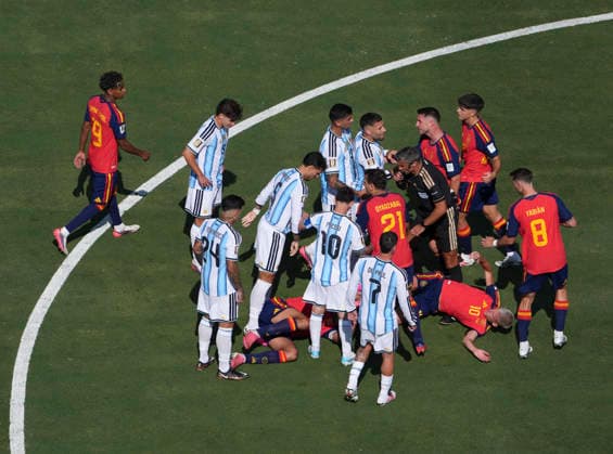 260720 -- NEW JERSEY, July 20, 2026 -- Dani Olmo down R of Spain is fouled by Leandro Paredes 4th L of Argentina during the final match between Spain and Argentina at the 2026 FIFA World Cup, WM, Weltmeisterschaft, Fussball at the New York New Jersey Stadium, the United States, July 19, 2026. SPU.S.-NEW JERSEY-FOOTBALL-FIFA WORLD CUP-FINAL-ESP VS ARG ChenxYichen  (SP)U.S.-NEW JERSEY-FOOTBALL-FIFA WORLD CUP-FINAL-ESP VS ARG IMAGO ChenxYichen  imago images 0862101509