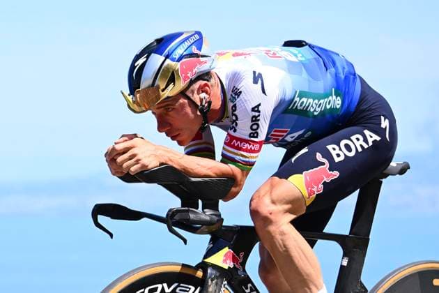 Tour de France 2026 Second Restday HAUTE-SAVOIE, FRANCE - JULY 20 : Evenepoel Remco (BEL) of Red Bull - BORA - Hansgrohe trains on his time trial bike during the second restday of the 113rd edition of Tour de France an UCI World Tour 2.UWT for Men Elite on July 20, 2026 in Haute-Savoie, France, 20 07 2026 Haute-Savoie France  Copyright: xGvgx