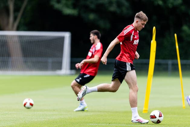 COLOGNE, GERMANY - JULY 20: Isak Johannesson (1. FC Koeln, 8) with the ball during a training session of season 2026 27 at Geissbockheim on July 20, 2026 in Cologne, Germany. North Rhine Westphalia Germany Copyright: xSteffiexWunderlx
