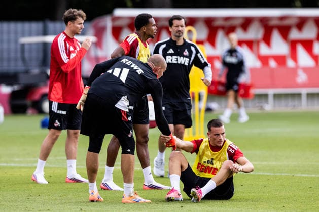 COLOGNE, GERMANY - JULY 20: Said El Mala (1. FC Koeln, 13) being helped up by Matthias Koebbing (Köbbing, Kobbing, 1. FC Koeln, 44) after a foul during a training session of season 2026 27 at Geissbockheim on July 20, 2026 in Cologne, Germany. North Rhine Westphalia Germany Copyright: xSteffiexWunderlx