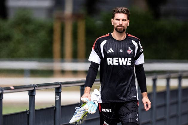 COLOGNE, GERMANY - JULY 20: Ron-Robert Zieler (1. FC Koeln, 20) during a training session of season 2026 27 at Geissbockheim on July 20, 2026 in Cologne, Germany. North Rhine Westphalia Germany Copyright: xSteffiexWunderlx